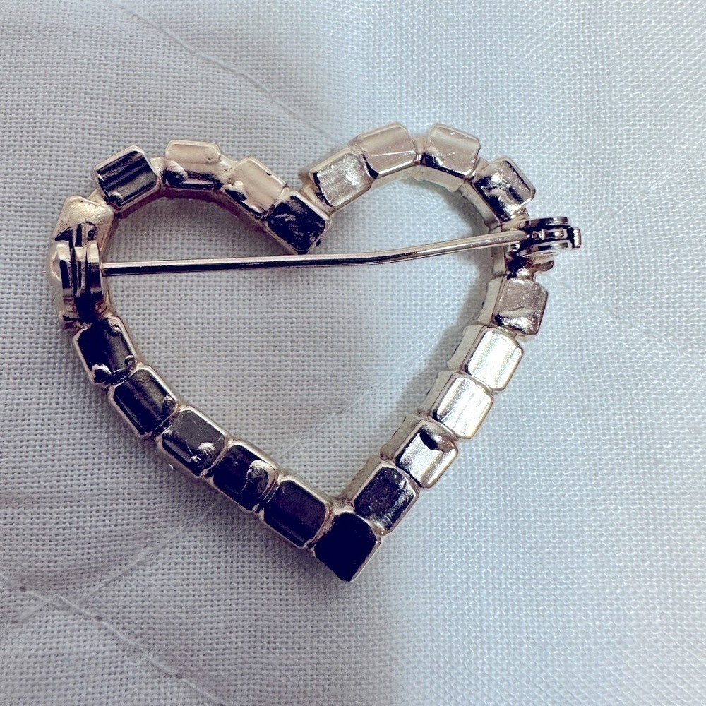 Vintage Heart Shape Rhinestones Brooch Pin Lapel - Picture 2 of 2
